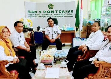 Tim Monitoring Kepegawaian Kemenag Kunjungi MAN 1 Pontianak